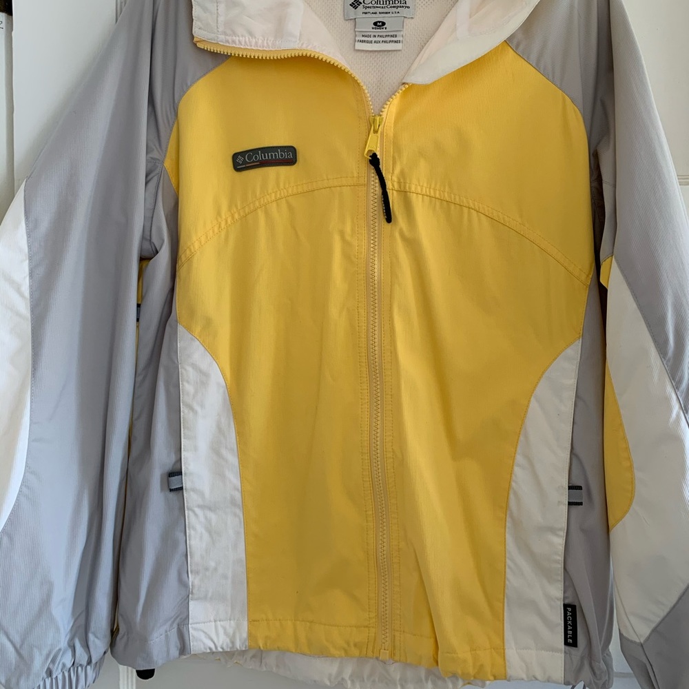 Women’s Columbia windbreaker, Med